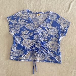 C&C California 100% Linen Blue and White Floral Ruched Blouse